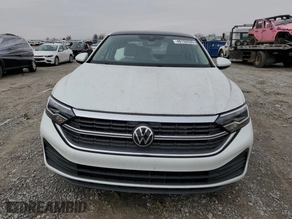 2024 Volkswagen Jetta SE with VIN 3VW7M7BU3RM061457, listed as a Copart auction lot 48192635 with 949 mi miles and Non repairable. Bid and sale history available at DreamBid. Image 5.