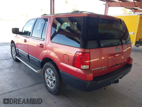 2003 Ford Expedition Special Service z VIN 1FMRU15WX3LC04818, wystawiony jako IAAI lot #42536869 z przebiegiem 142 266 mil mil oraz . Historia ofert i sprzedaży dostępna na DreamBid. Obrazek 3.
