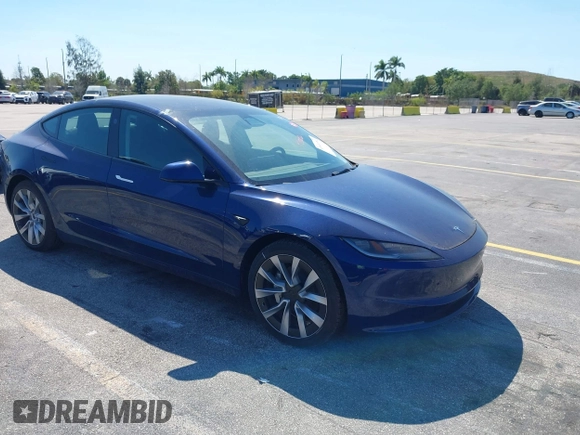 2024 Tesla Model 3 z VIN 5YJ3E1EAXRF751577, wystawiony jako IAAI lot #41831992 z przebiegiem 11 mil mil oraz . Historia ofert i sprzedaży dostępna na DreamBid. Obrazek 1.