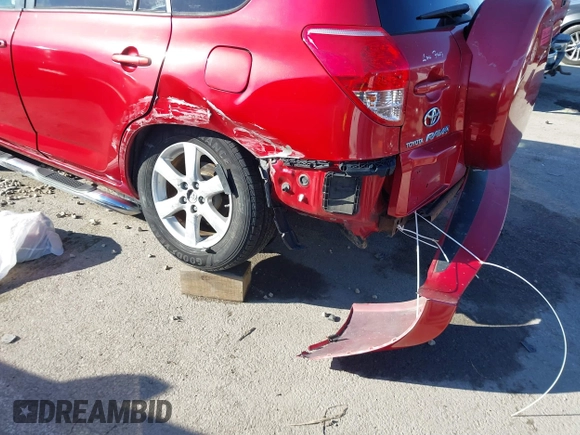 2008 Toyota RAV4 Ltd with VIN JTMZD31V086071330, listed as a IAAI auction lot 41655978 with 223,411 mi miles. Bid and sale history available at carsss.com. Image 6.