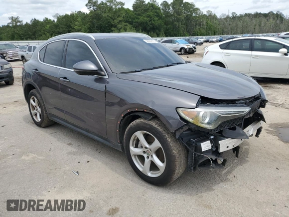 2018 Alfa Romeo Stelvio z VIN ZASFAKANXJ7C19707, wystawiony jako Copart lot #56553175 z przebiegiem 67 757 mil mil oraz Tytuł czysty. Historia ofert i sprzedaży dostępna na DreamBid. Obrazek 4.
