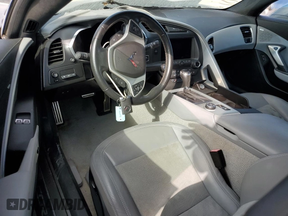 2015 Chevrolet Corvette Z51 3LT z VIN 1G1YM2D7XF5112657, wystawiony jako Copart lot #89336445 z przebiegiem Nie podano mil oraz Nie do naprawy • Non repairable. Historia ofert i sprzedaży dostępna na DreamBid. Obrazek 8.