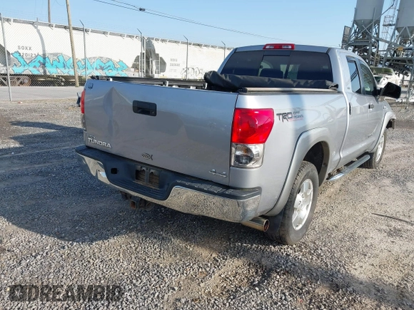 2008 Toyota Tundra 4WD Truck with VIN 5TFBV54148X073823, listed as a IAAI auction lot 42017595 with 33,107 mi miles. Bid and sale history available at carsss.com. Image 4.