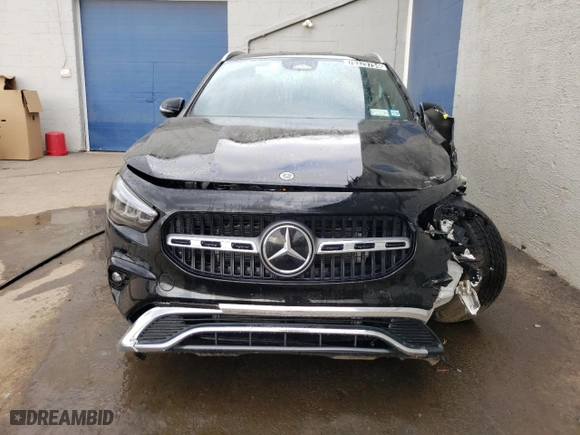 2025 Mercedes-Benz GLA with VIN W1N4N4GB5SJ634850, listed as a Copart auction lot 70329794 with 3,312 mi miles and Salvage Title. Bid and sale history available at carsss.com. Image 5.