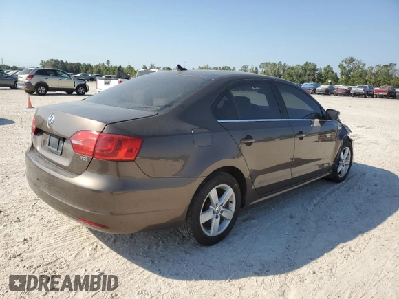 2013 Volkswagen Jetta TDI w/Premium with VIN 3VW3L7AJ0DM243361, listed as a Copart auction lot 76076604 with 226,137 mi miles and Salvage title. Bid and sale history available at DreamBid. Image 3.