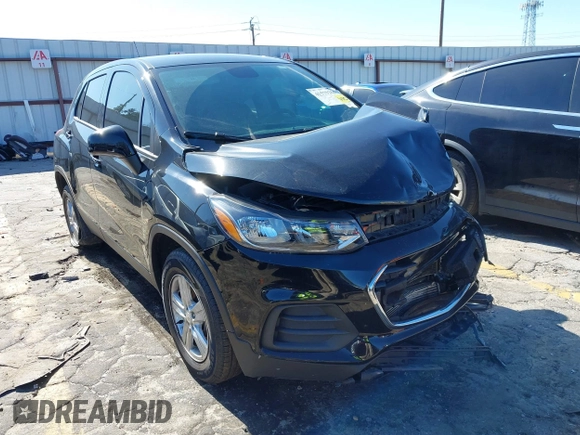 2022 Chevrolet Trax LS with VIN KL7CJNSM8NB508099, listed as a IAAI auction lot 41579260 with 98,975 mi miles. Bid and sale history available at carsss.com. Image 1.