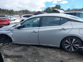 2022 Nissan Altima 2.5 SV with VIN 1N4BL4DV0NN323784, listed as a IAAI auction lot 41632316 with 83,848 mi miles. Bid and sale history available at carsss.com. Image 15.