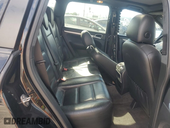 2006 Porsche Cayenne Turbo с VIN WP1AC29P56LA90811, выставлен на аукционе Copart как лот 75862554 с пробегом 150 622 миль миль и Списание • Salvage title. История ставок и продаж доступна на DreamBid. Изображение 11.