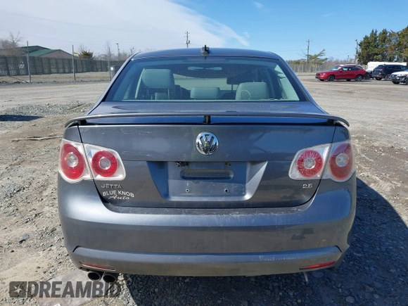 2006 Volkswagen Jetta Sedan 2.5L with VIN 3VWSG71K26M740777, listed as a IAAI auction lot 41743566 with 164,174 mi miles. Bid and sale history available at carsss.com. Image 16.