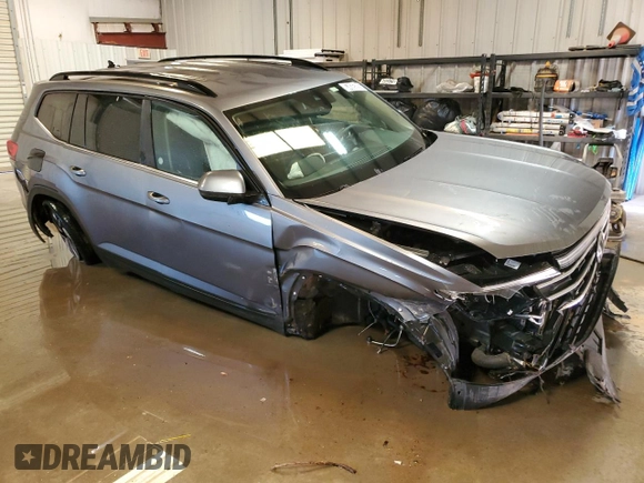 2024 Volkswagen Atlas SE with VIN 1V2HR2CA5RC572135, listed as a Copart auction lot 57635285 with 29,441 mi miles and Non repairable. Bid and sale history available at DreamBid. Image 4.