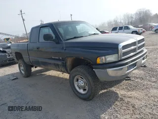 2001 Dodge 2500 z VIN 3B7KF23Z71G760467, wystawiony jako IAAI lot #41686925 z przebiegiem 200 588 mil mil oraz . Historia ofert i sprzedaży dostępna na DreamBid. Obrazek 1.