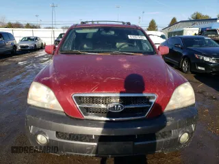 2004 Kia Sorento LX with VIN KNDJC733845234762, listed as a Copart auction lot 41697245 with 181,589 mi miles and Non Repairable. Bid and sale history available at carsss.com. Image 5.