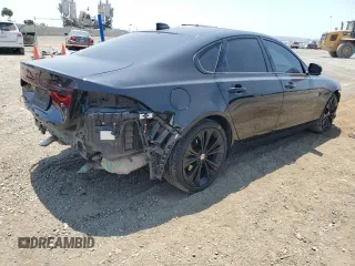 2022 Jaguar XF SE with VIN SAJBG4FX9NCY91087, listed as a Copart auction lot 64618254 with 28,742 mi miles and Salvage Title. Bid and sale history available at carsss.com. Image 3.