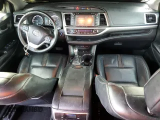 2018 Toyota Highlander SE with VIN 5TDJZRFH9JS823259, listed as a Copart auction lot 64882735 with 97,401 mi miles and Salvage title. Bid and sale history available at DreamBid. Image 8.