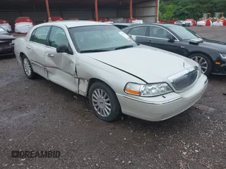 2005 Lincoln Town Car Signature с VIN 1LNHM81W65Y620400, выставлен на аукционе IAAI как лот 42354320 с пробегом 163 015 миль миль и . История ставок и продаж доступна на DreamBid. Изображение 1.