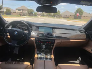 2010 BMW 7 Series 750Li z VIN WBAKB8C58ACY64395, wystawiony jako Copart lot #81823294 z przebiegiem 137 375 mil mil oraz Szkoda całkowita • Salvage title. Historia ofert i sprzedaży dostępna na DreamBid. Obrazek 9.