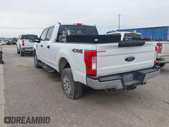 2017 Ford Super Duty F-250 SRW Lariat with VIN 1FT7W2BT7HEE48637, listed as a IAAI auction lot 42067757 with 200,831 mi miles. Bid and sale history available at carsss.com. Image 3.