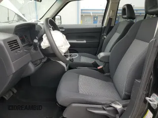2008 Jeep Patriot Sport z VIN 1J8FT280X8D534394, wystawiony jako Copart lot #53935575 z przebiegiem 122 836 mil mil oraz Szkoda całkowita • Salvage title. Historia ofert i sprzedaży dostępna na DreamBid. Obrazek 7.