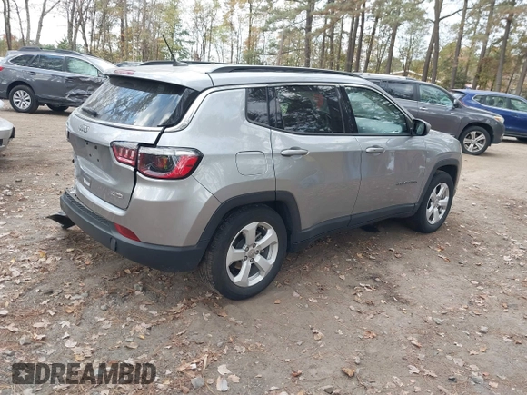 2021 Jeep Compass Altitude z VIN 3C4NJCBB3MT585670, wystawiony jako IAAI lot #40813345 z przebiegiem 59 152 mil mil oraz . Historia ofert i sprzedaży dostępna na DreamBid. Obrazek 4.
