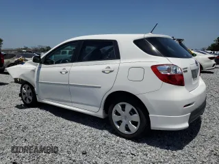 2010 Toyota Matrix z VIN 2T1KU4EE8AC301065, wystawiony jako Copart lot #57299545 z przebiegiem 100 311 mil mil oraz Szkoda całkowita • Salvage title. Historia ofert i sprzedaży dostępna na DreamBid. Obrazek 2.