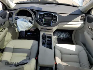 2024 Volvo XC90 Plus Bright Theme с VIN YV4L12PE1R1239942, выставлен на аукционе Copart как лот 53154175 с пробегом 1 089 миль миль и Списание • Salvage title. История ставок и продаж доступна на DreamBid. Изображение 8.