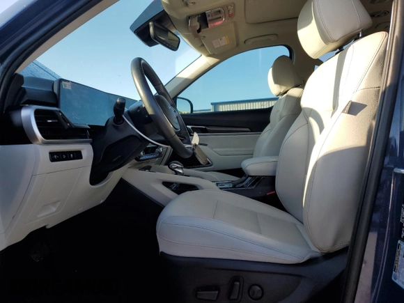 2024 Kia Telluride S with VIN 5XYP64GC3RG489652, listed as a Copart auction lot 61755995 with 9,479 mi miles and Salvage title. Bid and sale history available at DreamBid. Image 7.
