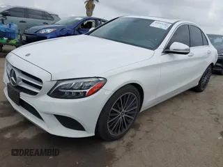 2019 Mercedes-Benz C 300 z VIN 55SWF8DBXKU305138, wystawiony jako IAAI lot #42111286 z przebiegiem 42 309 mil mil oraz . Historia ofert i sprzedaży dostępna na DreamBid. Obrazek 2.