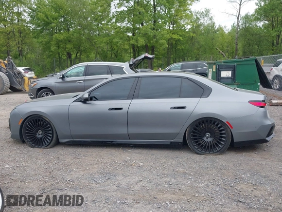 2023 BMW 7 Series 760i xDrive с VIN WBA33EJ04PCM74863, выставлен на аукционе IAAI как лот 42298285 с пробегом 22 801 миль миль и . История ставок и продаж доступна на DreamBid. Изображение 14.