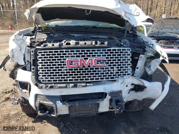 2017 GMC Sierra 2500HD Denali with VIN 1GT12UEG1HF166208, listed as a IAAI auction lot 41806983 with 144,862 mi miles. Bid and sale history available at carsss.com. Image 6.