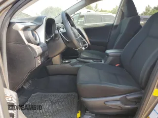 2015 Toyota RAV4 LE z VIN JTMBFREV8FD138497, wystawiony jako Copart lot #60345825 z przebiegiem 62 188 mil mil oraz Szkoda całkowita • Salvage title. Historia ofert i sprzedaży dostępna na DreamBid. Obrazek 7.