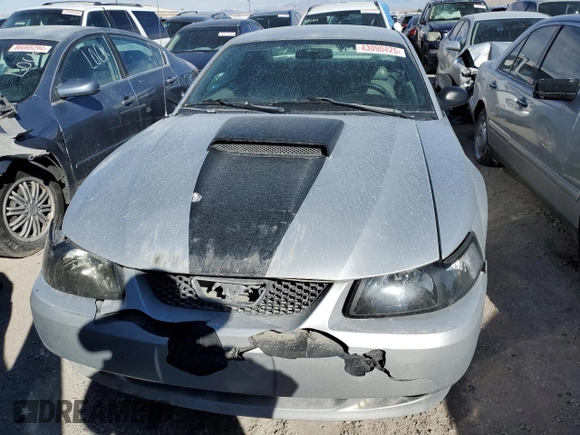 2001 Ford Mustang GT Deluxe with VIN 1FAFP42X31F112559, listed as a Copart auction lot 43090425 with 1,689,994 mi miles and Non Repairable. Bid and sale history available at carsss.com. Image 5.