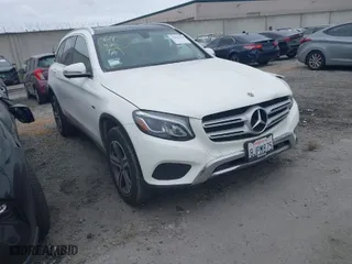 2019 Mercedes-Benz GLC with VIN WDC0G5EB0KF585613, listed as a IAAI auction lot 41892618 with 42,777 mi miles. Bid and sale history available at carsss.com. Image 1.