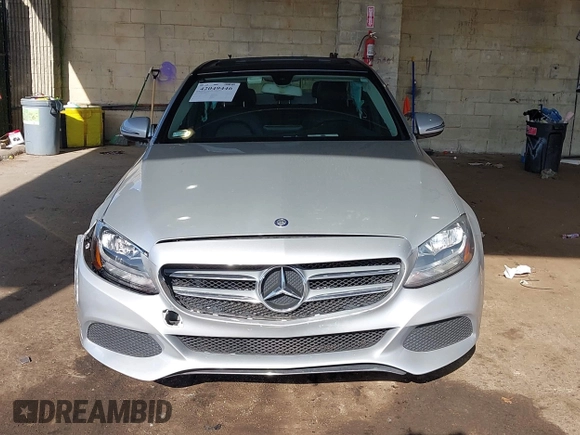 2016 Mercedes-Benz C 300 z VIN 55SWF4JB5GU176844, wystawiony jako IAAI lot #42049446 z przebiegiem 63 801 mil mil oraz . Historia ofert i sprzedaży dostępna na DreamBid. Obrazek 13.