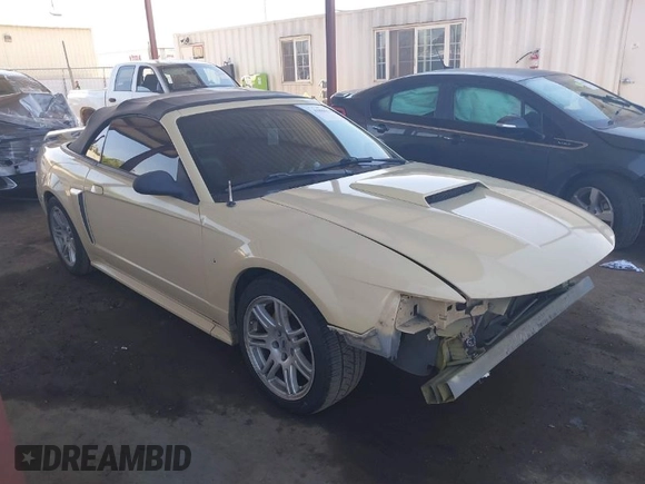 2001 Ford Mustang GT Deluxe with VIN 1FAFP45X81F103741, listed as a IAAI auction lot 41880838 with 171,092 mi miles. Bid and sale history available at carsss.com. Image 1.
