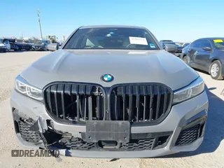 2022 BMW 7 Series 740i with VIN WBA7T2C06NCK24468, listed as a IAAI auction lot 41482722 with 1 mi miles. Bid and sale history available at carsss.com. Image 13.