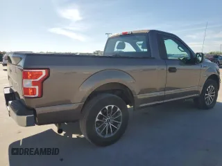 2018 Ford F-150 XL z VIN 1FTMF1CB7JFA35510, wystawiony jako Copart lot #49878075 z przebiegiem 95 358 mil mil oraz Czysty tytuł • Clean title. Historia ofert i sprzedaży dostępna na DreamBid. Obrazek 3.