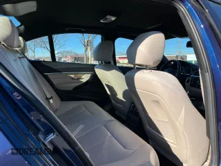 2017 BMW 3 Series 330i with VIN WBA8B9C53HK884571, listed as a Copart auction lot 86259974 with 42,771 mi miles and Clean Title. Bid and sale history available at DreamBid. Image 6.