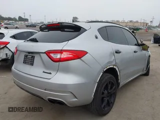 2017 Maserati Levante with VIN ZN661XUSXHX216080, listed as a IAAI auction lot 42024196 with 98,842 mi miles. Bid and sale history available at carsss.com. Image 4.