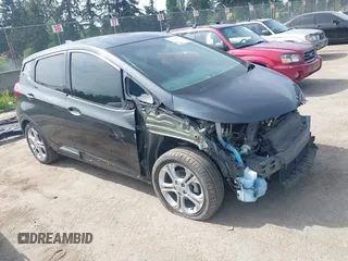 2017 Chevrolet Bolt EV LT z VIN 1G1FW6S09H4178107, wystawiony jako IAAI lot #42228597 z przebiegiem 66 942 mil mil oraz . Historia ofert i sprzedaży dostępna na DreamBid. Obrazek 1.