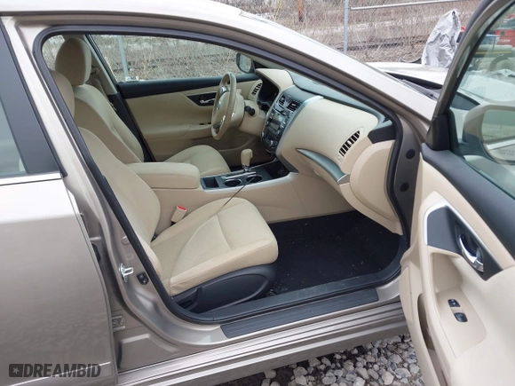 2015 Nissan Altima 2.5 SV with VIN 1N4AL3AP6FC236710, listed as a IAAI auction lot 41934674 with 37,959 mi miles. Bid and sale history available at carsss.com. Image 5.