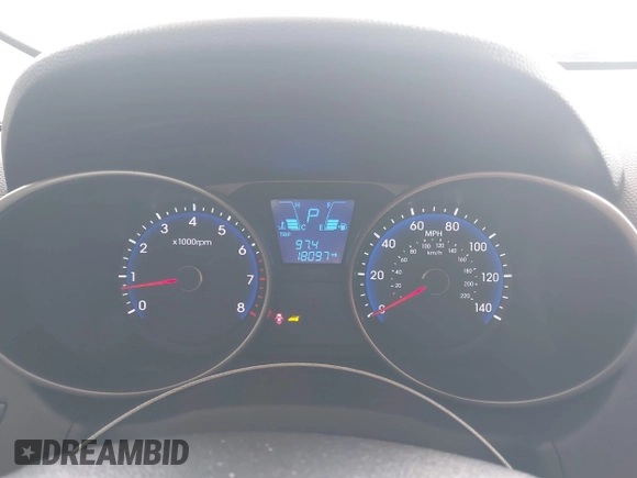2010 Hyundai Tucson GLS with VIN KM8JU3AC0AU070395, listed as a IAAI auction lot 41933773 with 18,097 mi miles and . Bid and sale history available at DreamBid. Image 7.