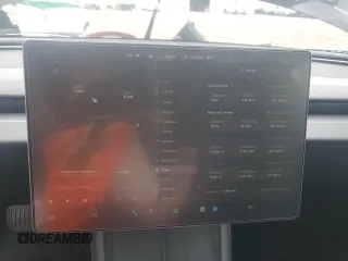 2024 Tesla Model 3 z VIN 5YJ3E1EA1RF730892, wystawiony jako Copart lot #51234655 z przebiegiem 11 464 mil mil oraz Szkoda całkowita • Salvage title. Historia ofert i sprzedaży dostępna na DreamBid. Obrazek 9.