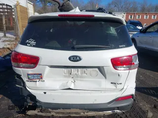 2017 Kia Sorento EX V6 with VIN 5XYPH4A55HG257251, listed as a IAAI auction lot 41406295 with 180,305 mi miles. Bid and sale history available at carsss.com. Image 17.