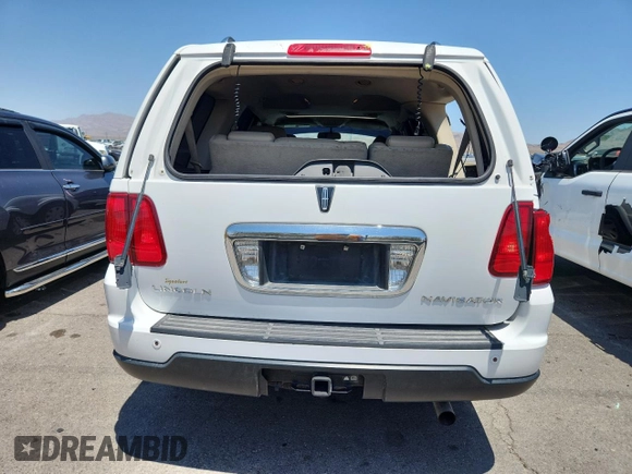 2006 Lincoln Navigator Luxury with VIN 5LMFU27566LJ29033, listed as a Copart auction lot 61047865 with Not provided miles and Salvage title. Bid and sale history available at DreamBid. Image 6.