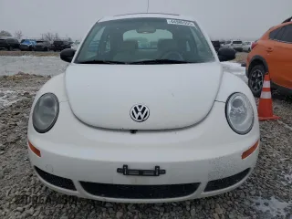 2009 Volkswagen New Beetle Coupe S with VIN 3VWRW31CX9M504143, listed as a Copart auction lot 44986555 with 216,543 mi miles and Salvage Title. Bid and sale history available at carsss.com. Image 5.