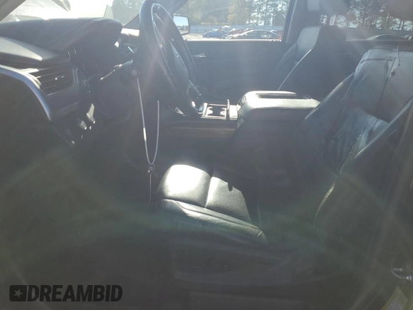2018 Chevrolet Suburban Premier z VIN 1GNSKJKC2JR250540, wystawiony jako Copart lot #80126884 z przebiegiem 398 087 mil mil oraz Czysty tytuł • Clean title. Historia ofert i sprzedaży dostępna na DreamBid. Obrazek 7.