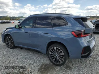 2023 BMW X1 xDrive28i z VIN WBX73EF00P5W09504, wystawiony jako Copart lot #51855325 z przebiegiem 37 759 mil mil oraz Szkoda całkowita • Salvage title. Historia ofert i sprzedaży dostępna na DreamBid. Obrazek 2.