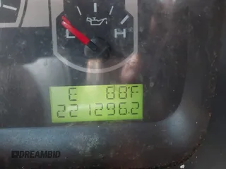 2007 Ford F-150 XL с VIN 1FTPX12V97FB80837, выставлен на аукционе IAAI как лот 42071088 с пробегом 221 296 миль миль и . История ставок и продаж доступна на DreamBid. Изображение 7.