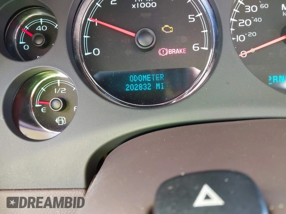 2008 GMC Yukon XL SLT 4SB with VIN 1GKFC16038R186997, listed as a IAAI auction lot 41788484 with 202,832 mi miles and . Bid and sale history available at carsss.com. Image 7.