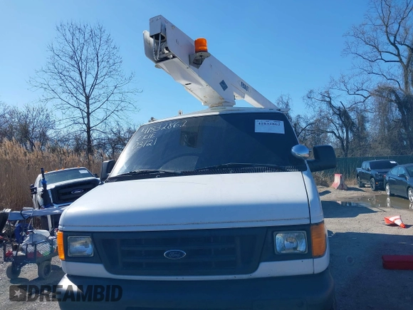 2007 Ford Econoline Cargo with VIN 1FTSE34L47DA57417, listed as a IAAI auction lot 41832862 with 124,517 mi miles. Bid and sale history available at carsss.com. Image 12.